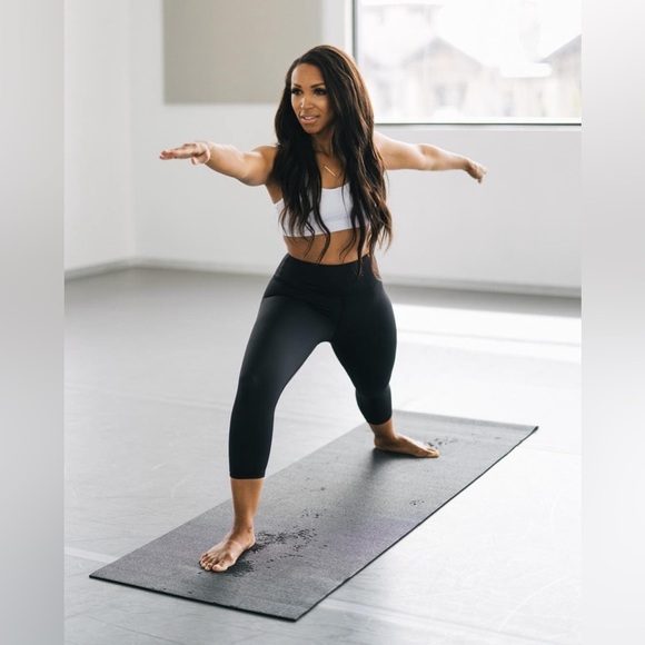 Zyia Black High Rise Ascend Leggings - Picture 2 of 4